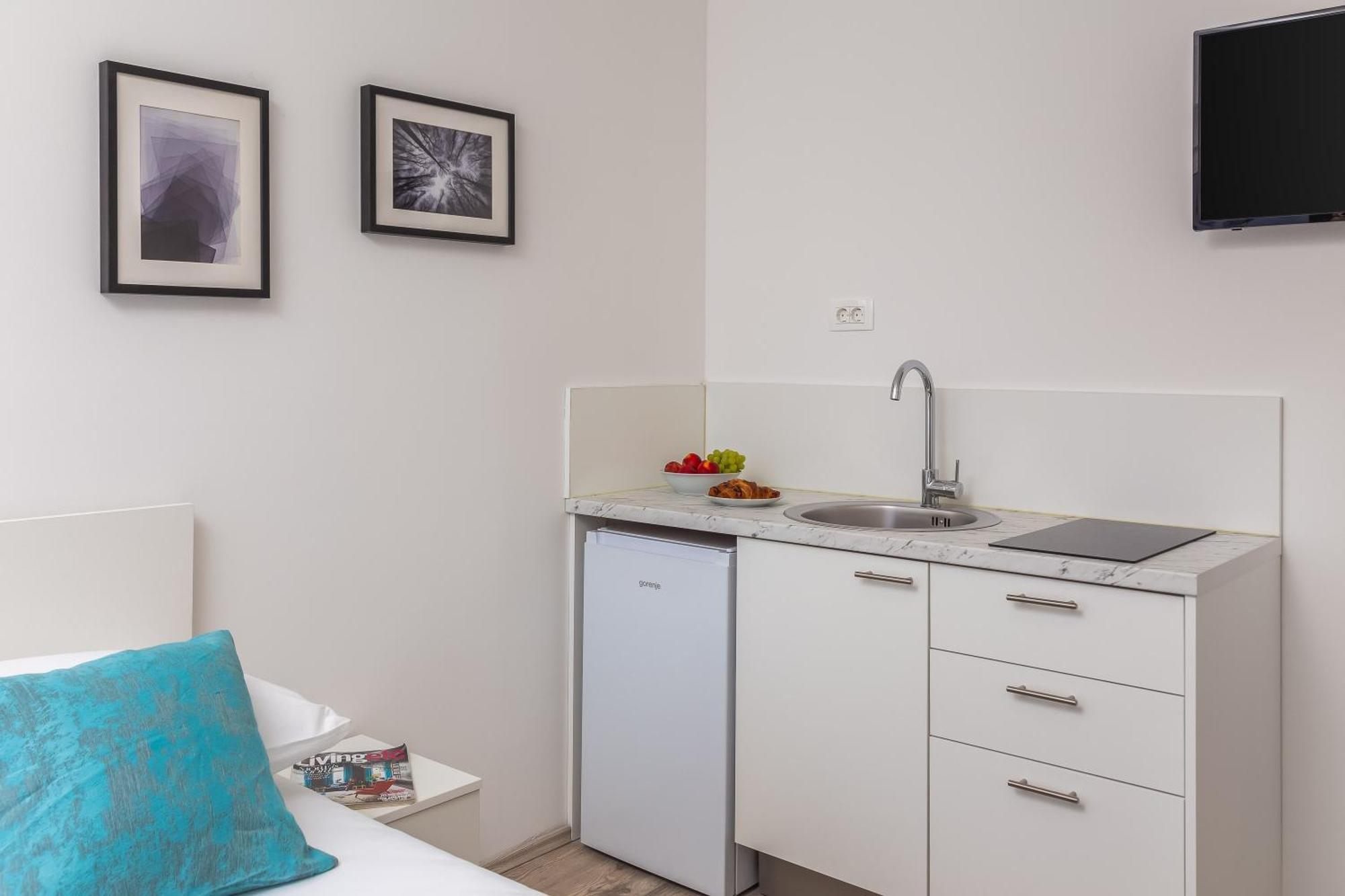 Beachfront Apartments Providenca With Free Parking Makarska Rum bild