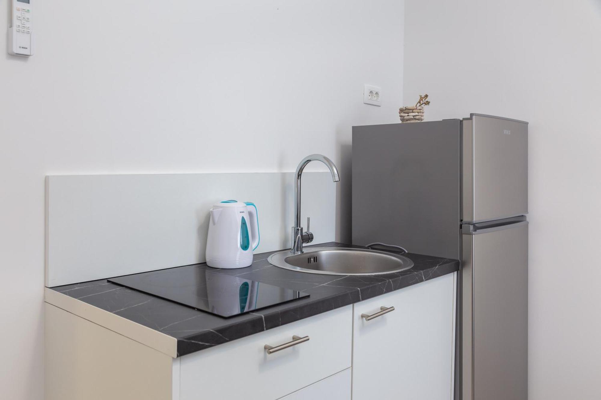Beachfront Apartments Providenca With Free Parking Makarska Rum bild