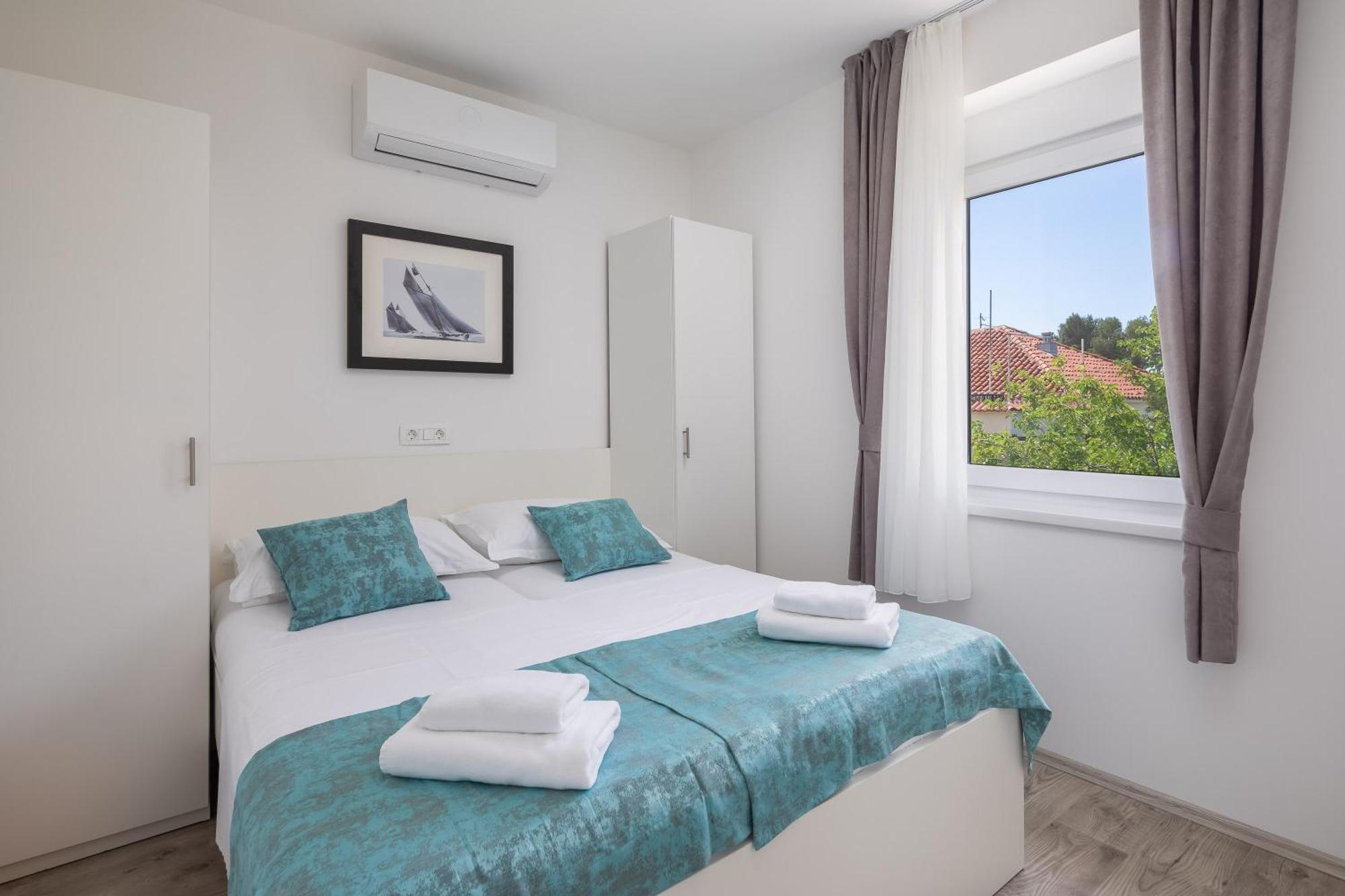Beachfront Apartments Providenca With Free Parking Makarska Exteriör bild
