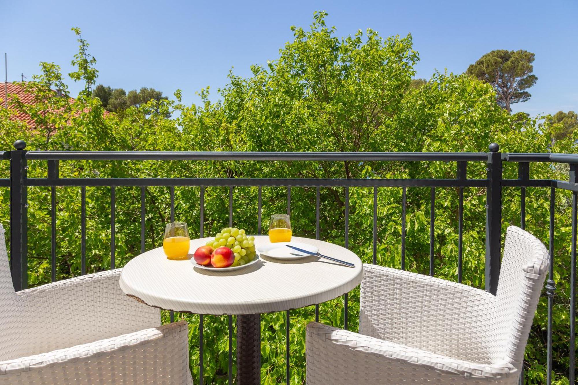 Beachfront Apartments Providenca With Free Parking Makarska Exteriör bild