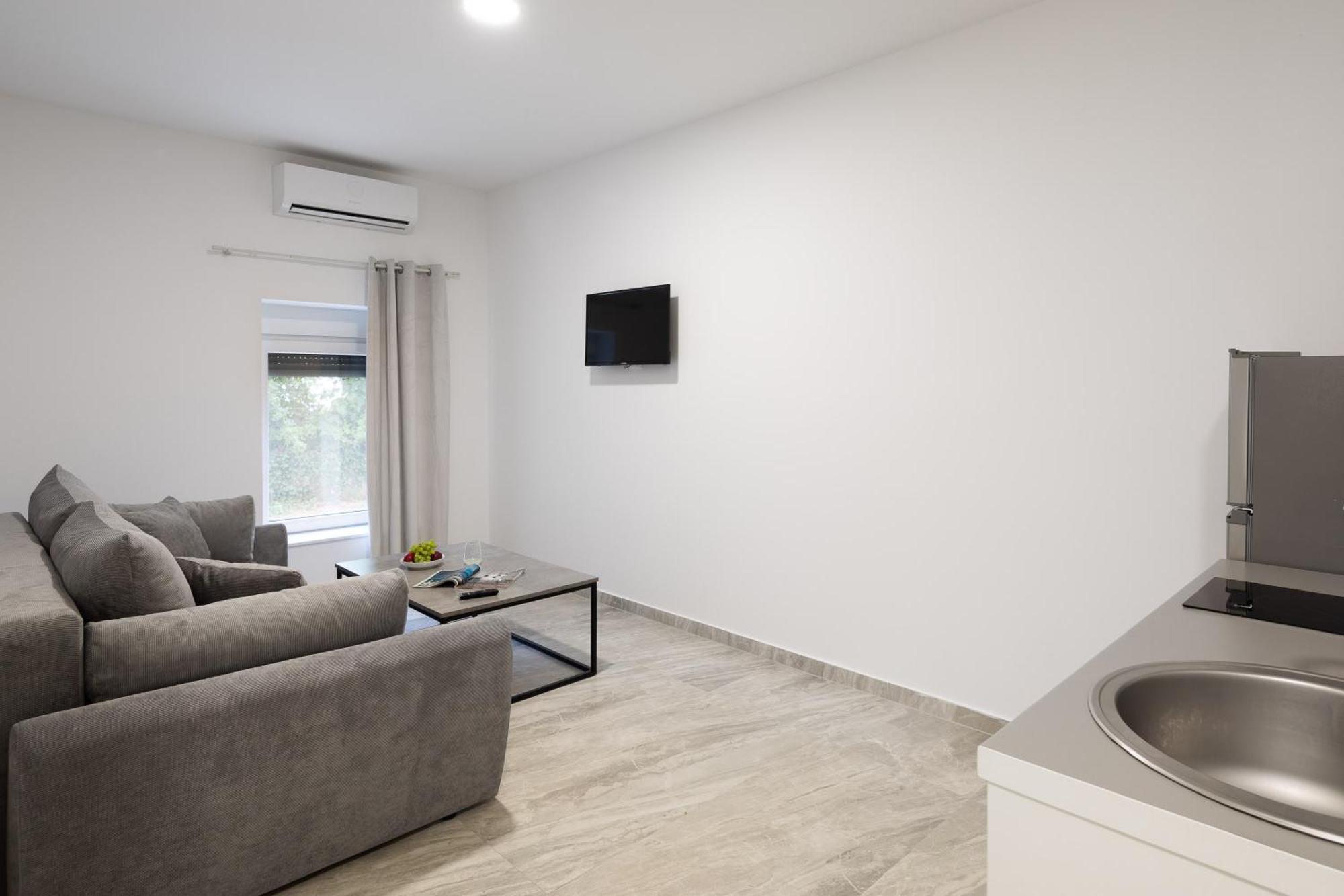 Beachfront Apartments Providenca With Free Parking Makarska Rum bild